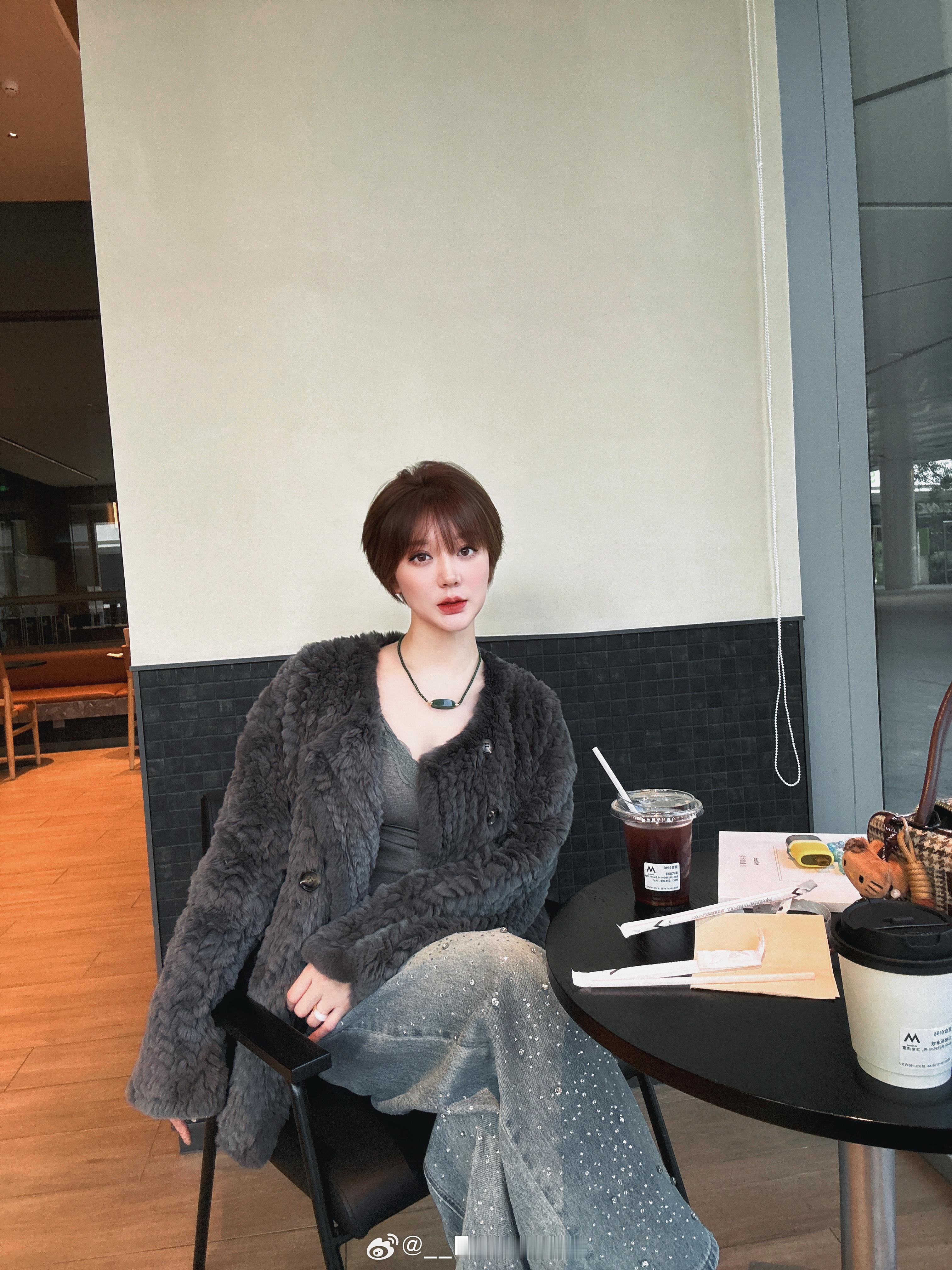 乐班开在家门口啦 开心开心今日穿搭[超话]  ​​​