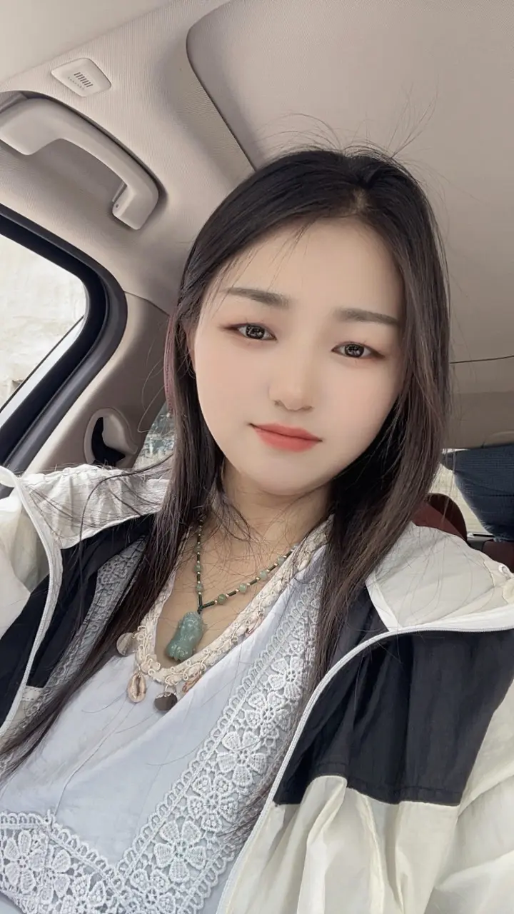 终有一天，你会静下心来，坦然面对自己平庸的一生，与那个曾经执着而又执拗...