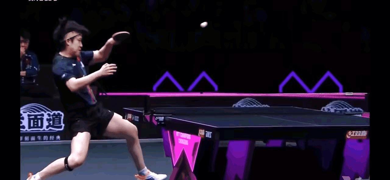 王楚钦的重庆首秀，赢麻的不止赛场。
 
22分钟3-0横扫丹麦选手格罗特，第三局