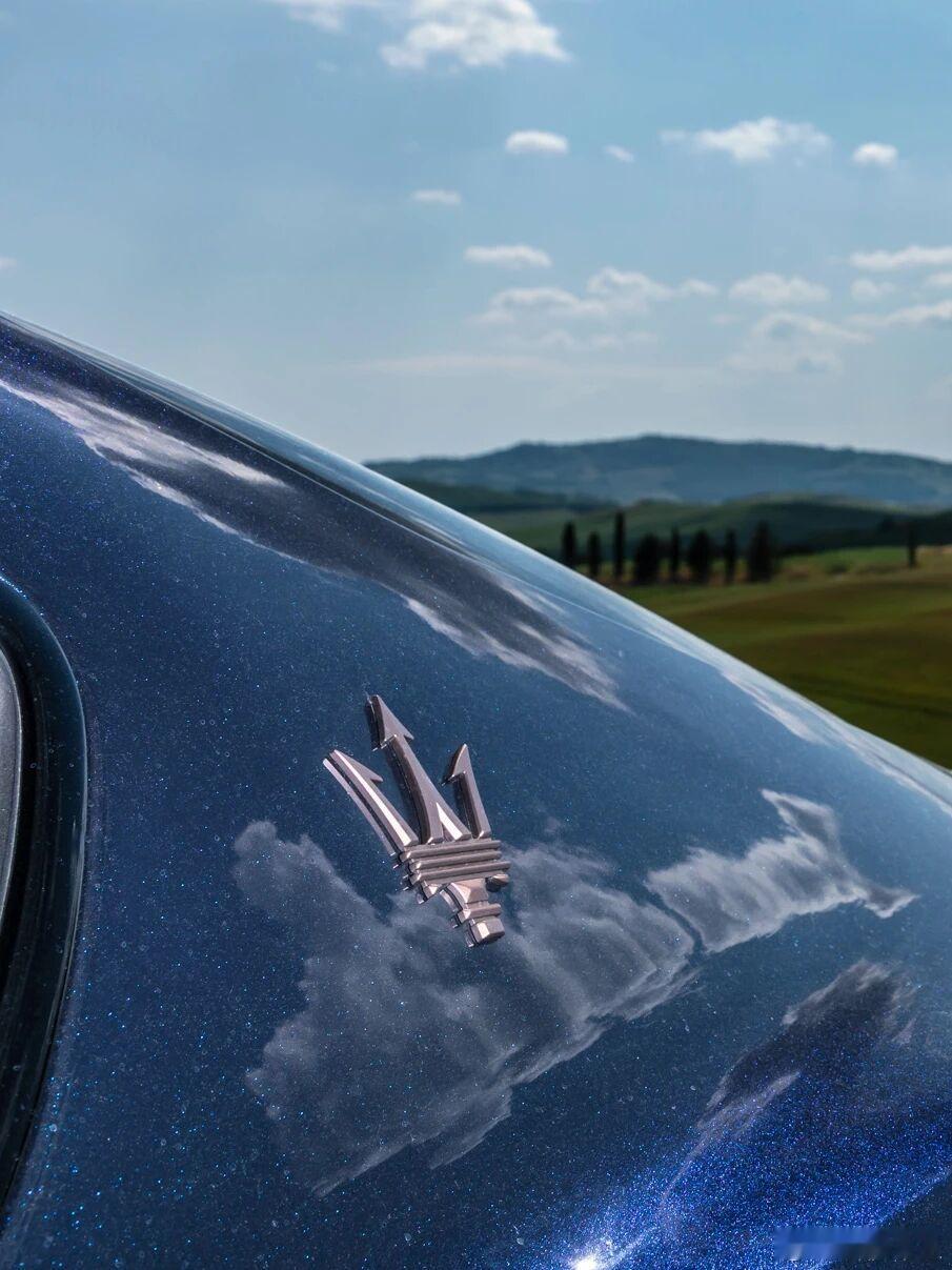 与世界共呼吸，当maseratifolgore  以纯电之姿驶入自然画卷，静谧融
