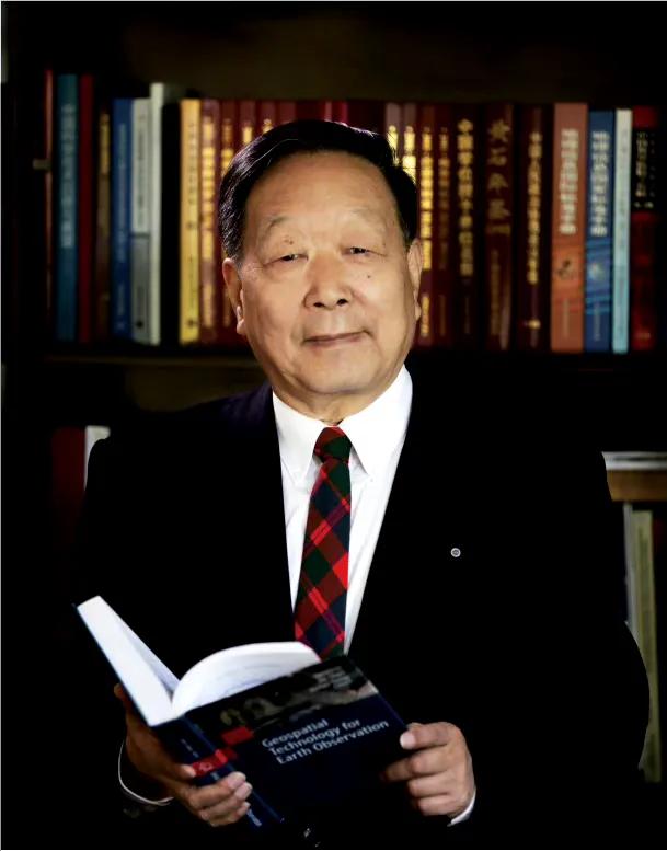 官宣公布！中国遥感卫星分辨率达到0.1米，与美国最强的“锁眼”侦察卫星相当。

