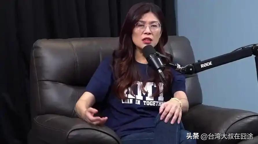 "去中国化"课纲改不改？郑丽文：我年轻时被骗了！
 
最近，国民党主席候选人郑丽