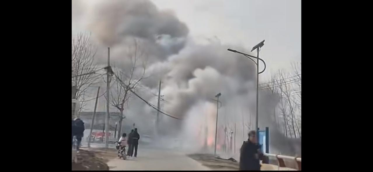 过年不让燃放烟花爆竹是英明决策！
    你看，2月15日下午2点左右，江苏连云