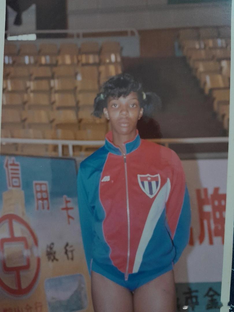 1991年年仅16岁的托雷斯，随队来中国参加中古女排对抗赛。女排国际排坛动态