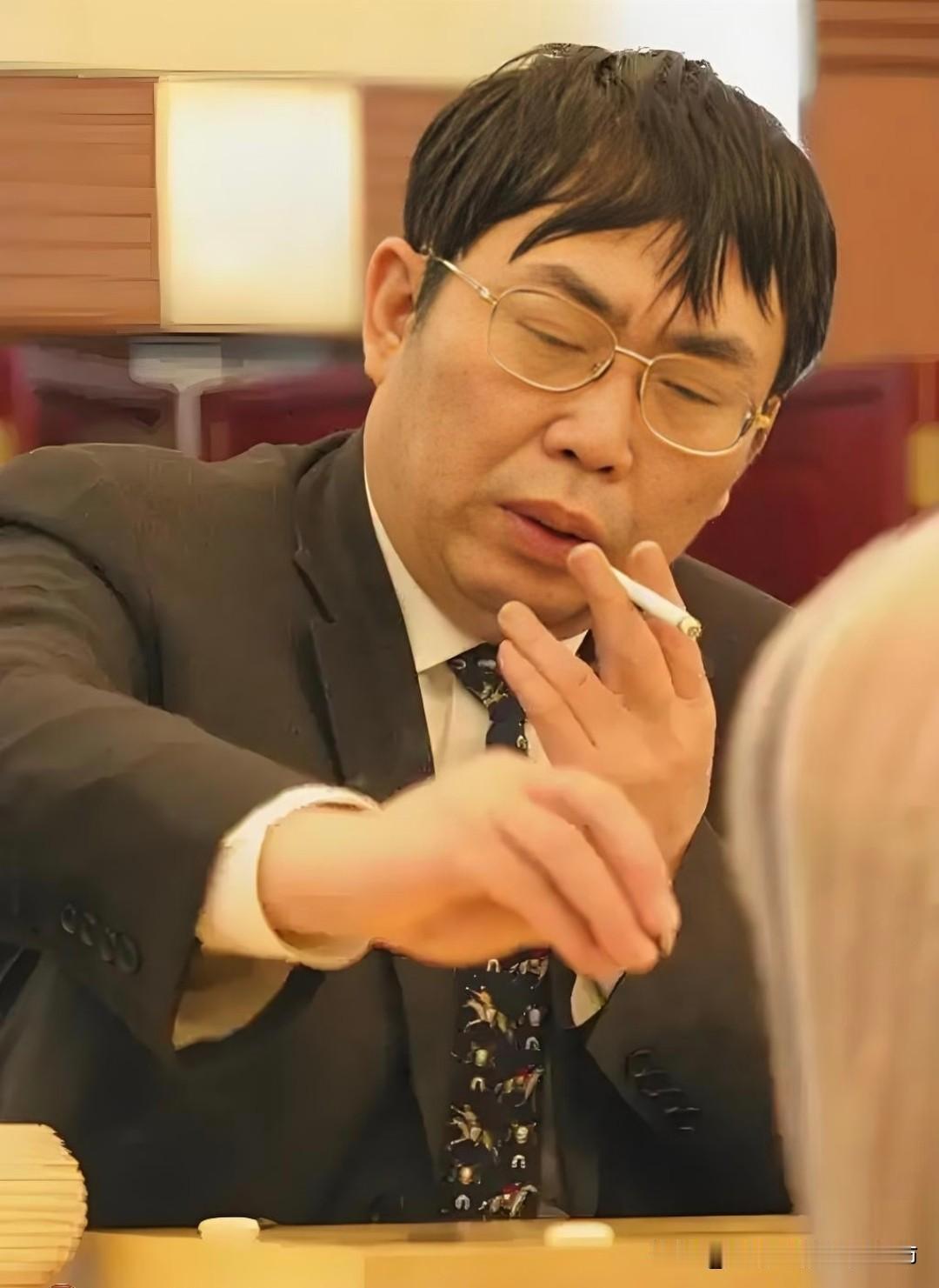 突闻，聂卫平先生昨晚在京病逝，享年74岁。
      棋圣陨落，弈道长存。“棋