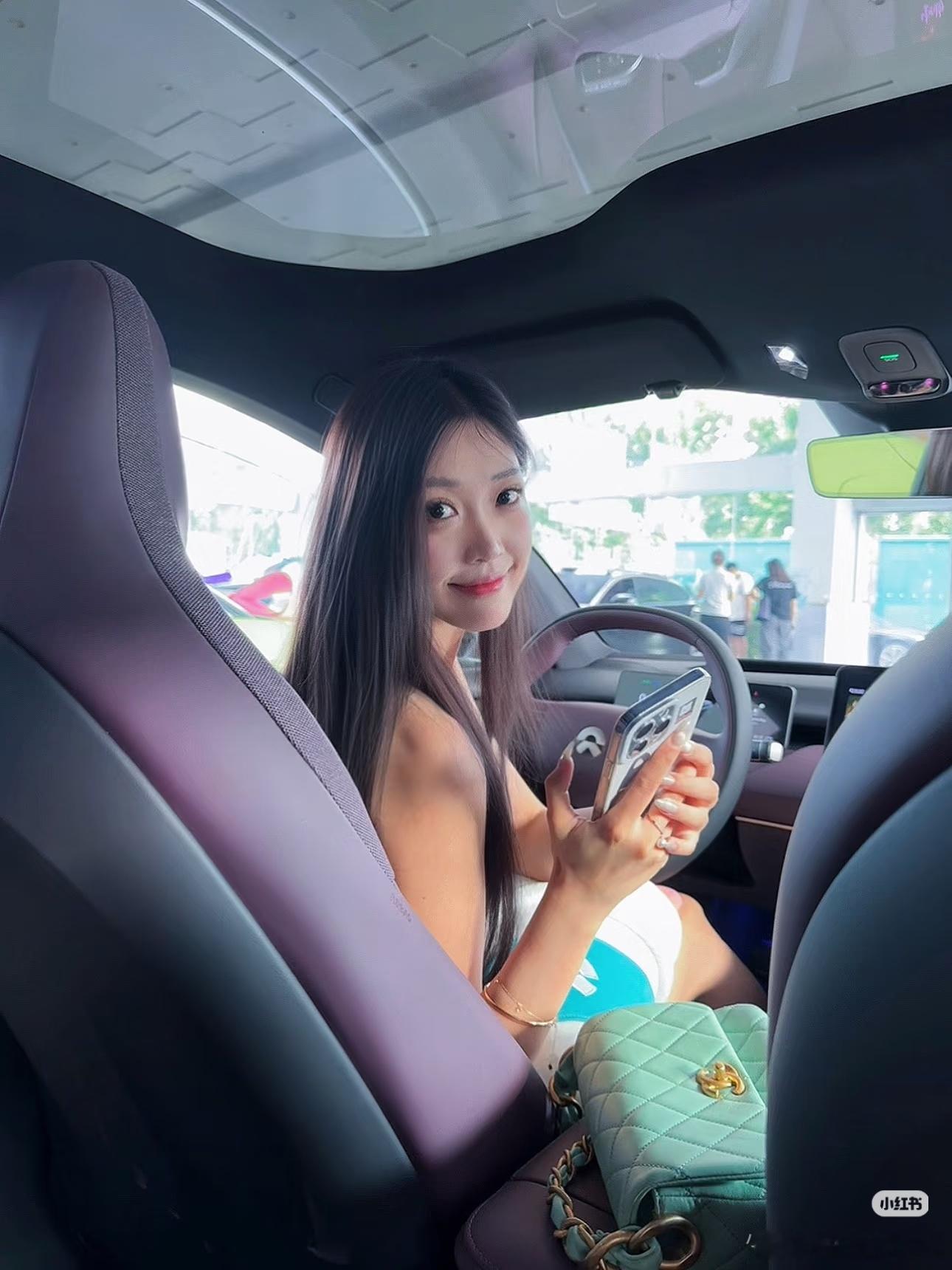 去哪玩，我来接你！🚗【提车🚗日记|蔚来ET5T黑武士的浪漫紫内饰】💜💜没