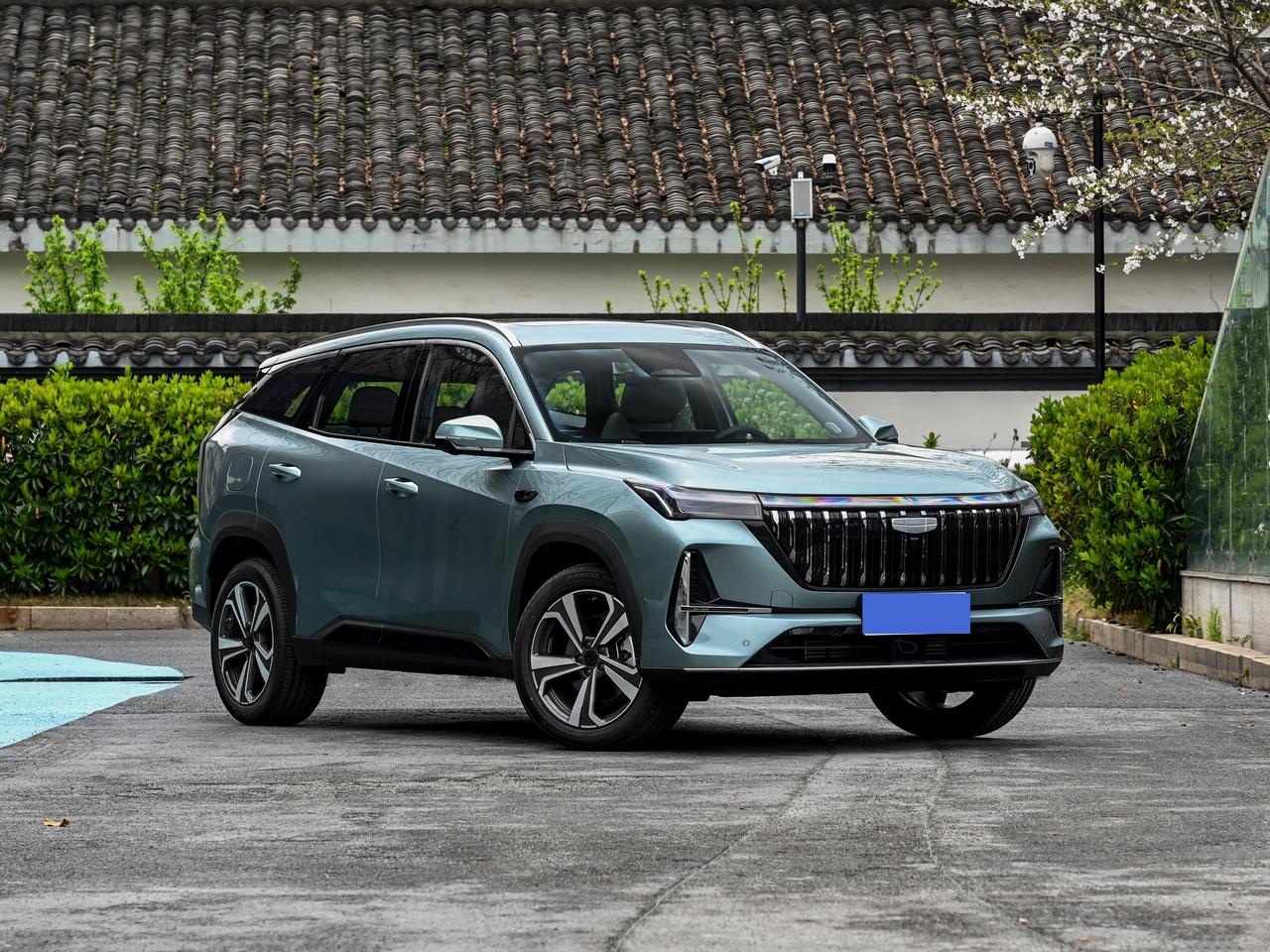 🚗我觉得博越L小蓝灯版这车挺会拿捏家用用户，外观不油腻，内饰也不浮夸，属于大部