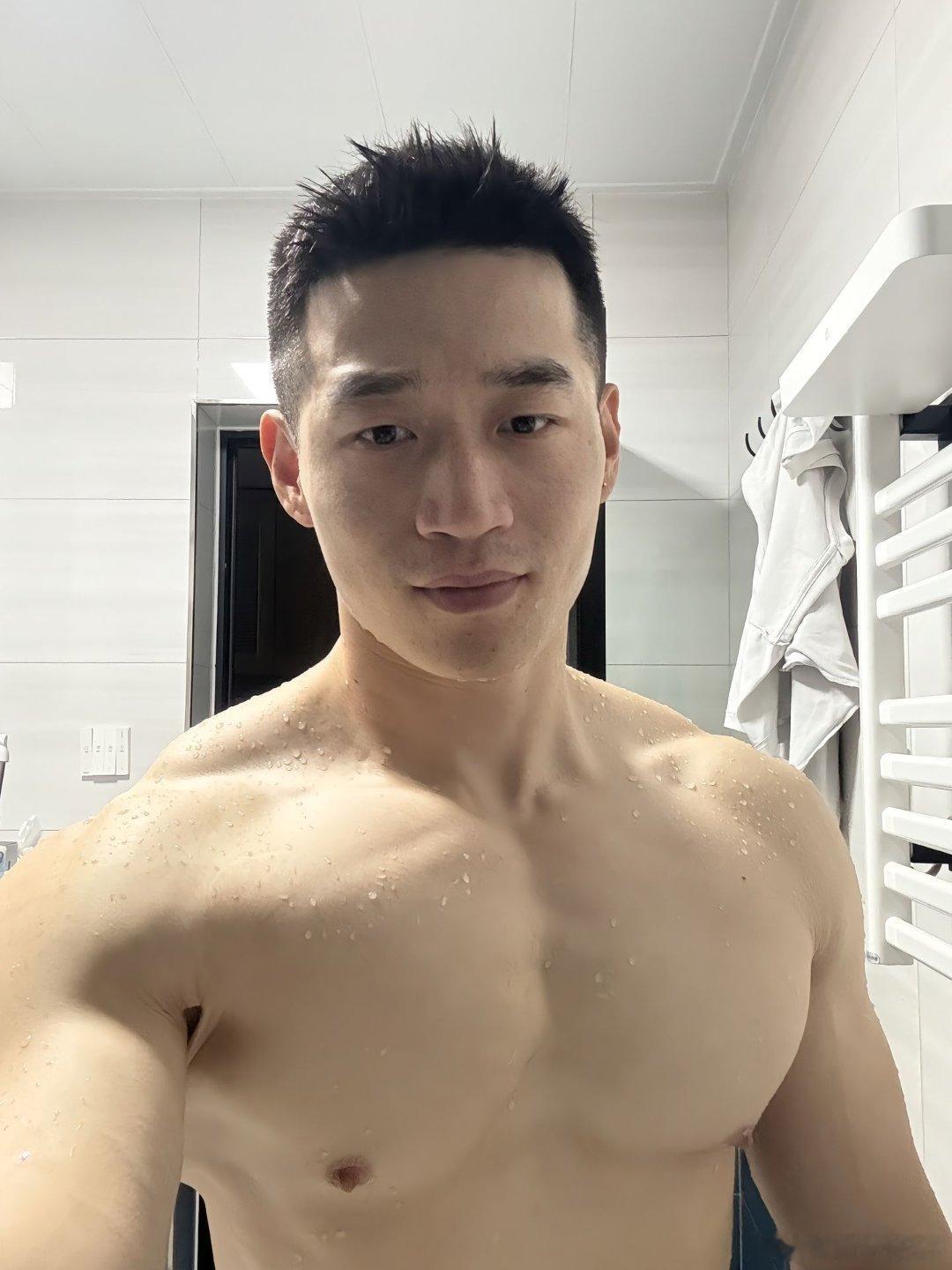 感觉很爷们会很喜欢体育生 ​​​