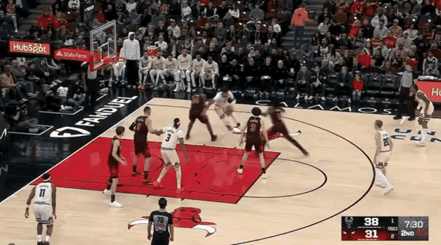 NBA 字母哥内线不可阻挡，全场六记扣篮，高效拿下29+6。没有字母的雄鹿啥也不