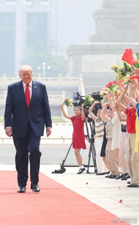 特朗普昨天发文说：“中方言辞得体地称美国或许正走向衰落，其所指的是我们在昏庸的乔