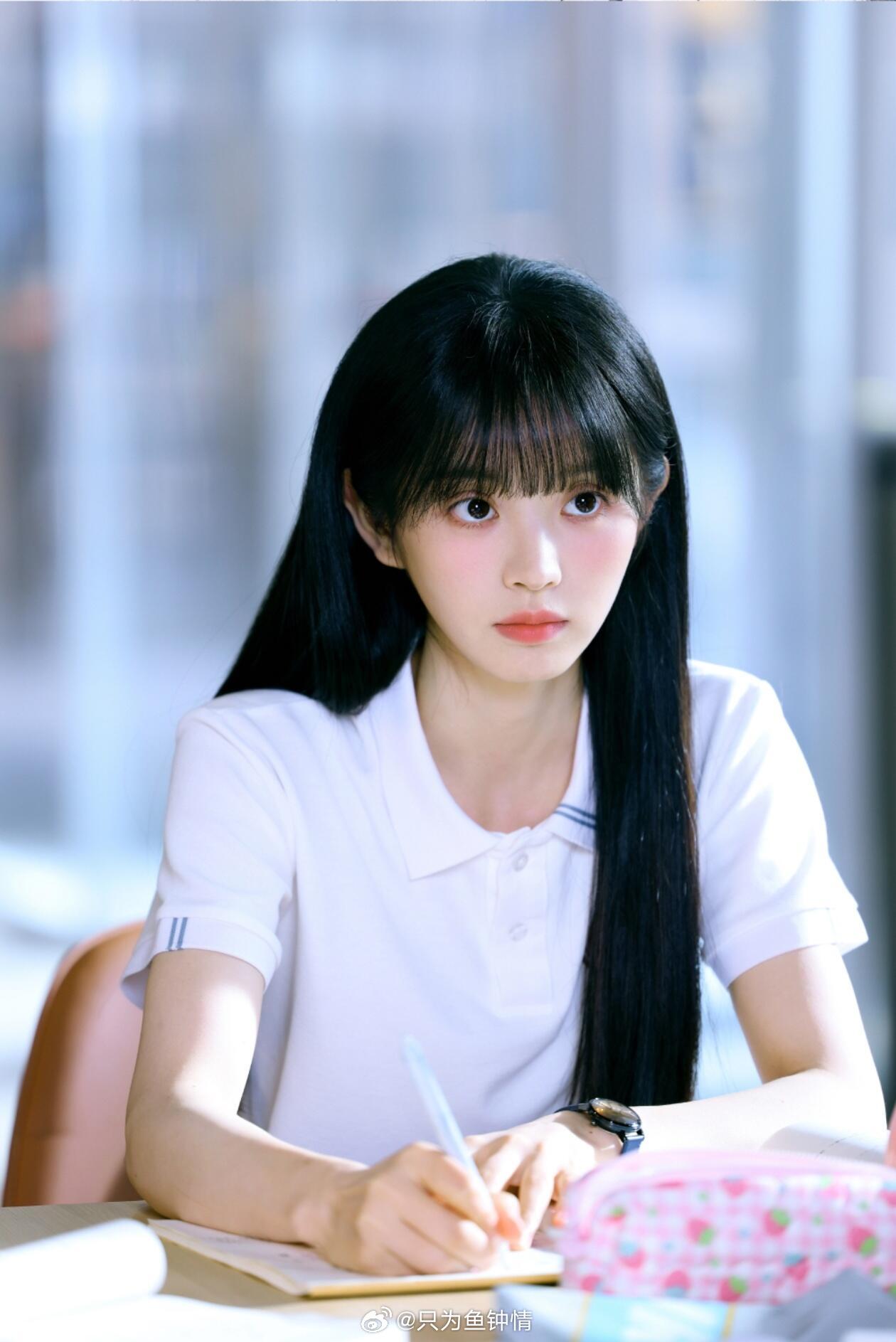 田曦薇天才女友高智感田曦薇林知夏适配度 田曦薇演林知夏，齐刘海黑长直清冷感拉满，