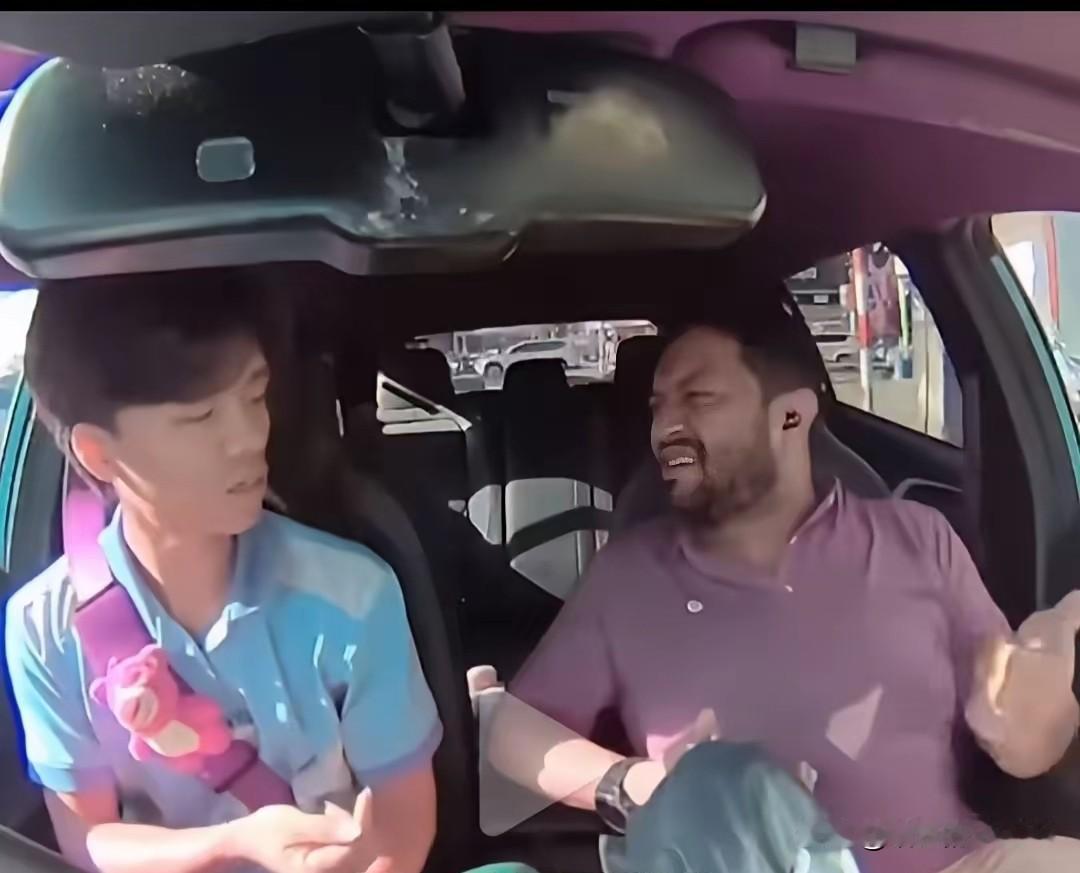 印度人在越南打出租车，到了机场说了声谢谢就要下车…[捂脸]
只是好奇印度人在印度