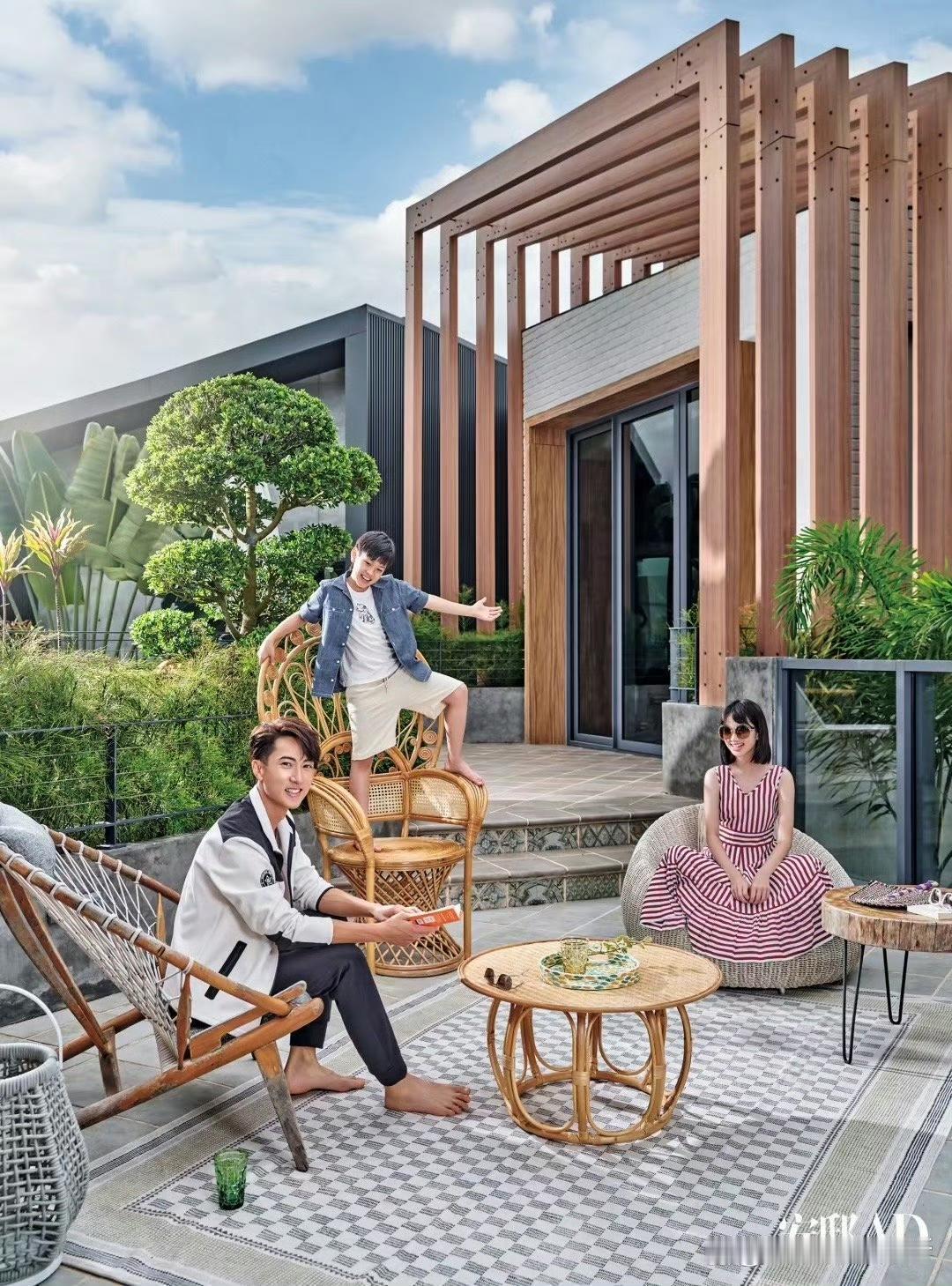 吴尊文莱豪宅，难怪都说他家是文莱首富，装修豪华又漂亮，除了花园还自带篮球场，大得