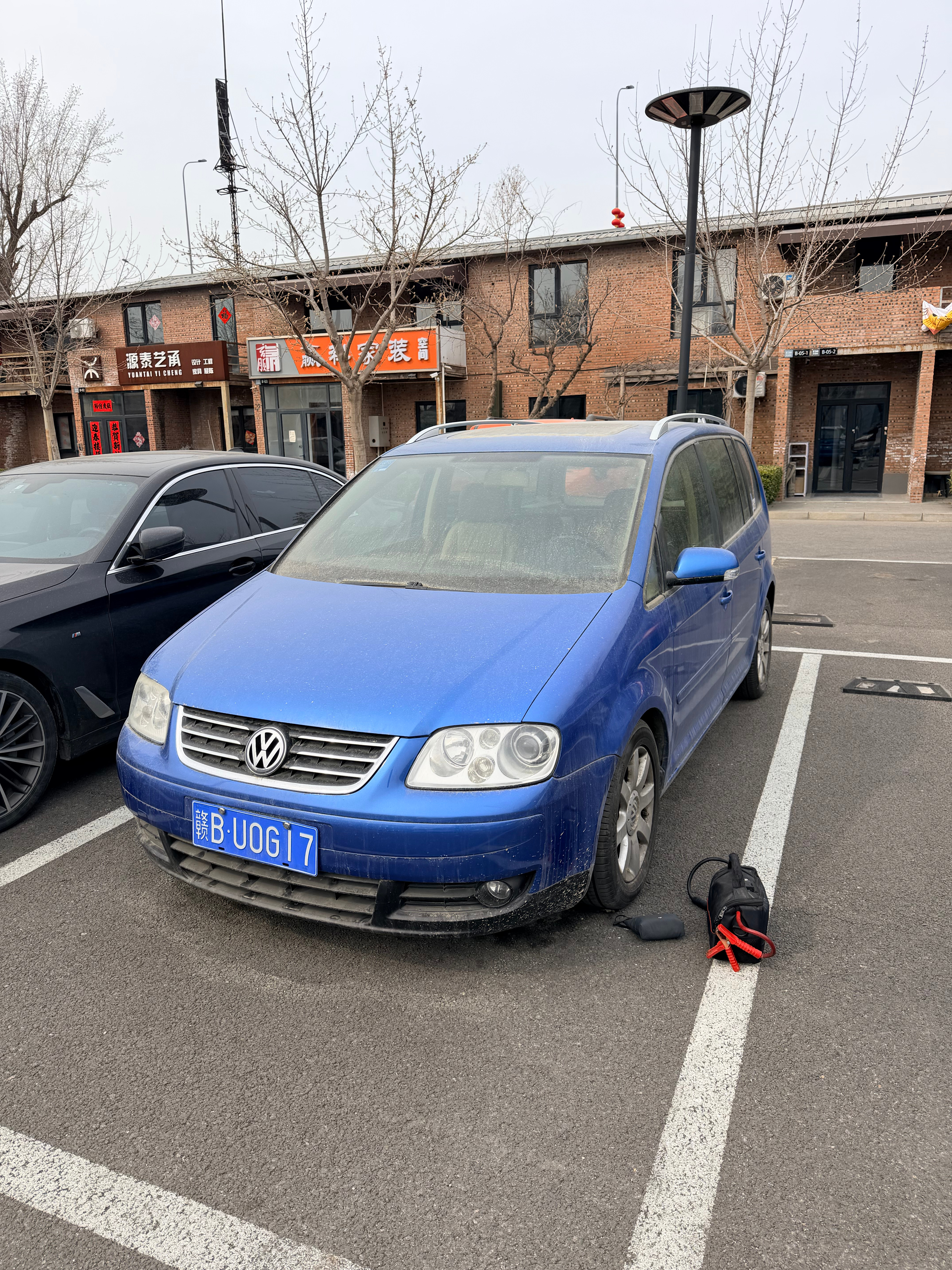 大众第一代途安用的是高尔夫的平台，大众叫他MPS既有轿车的操控，又有MPV的空间