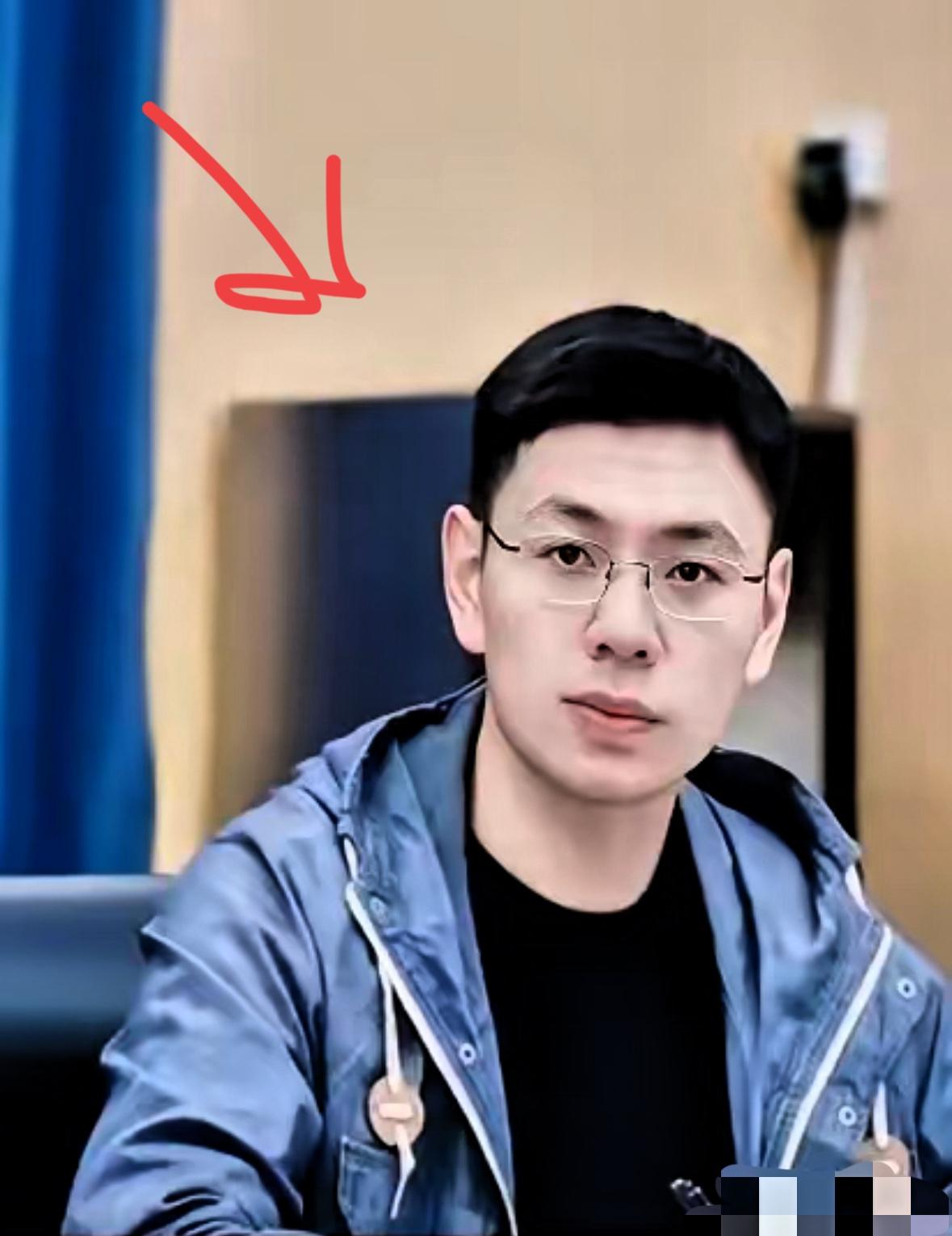 不出意外。
意外还是发生了。
雷某某帮着女朋友硬刚的时候，估计怎么也没想到，事情