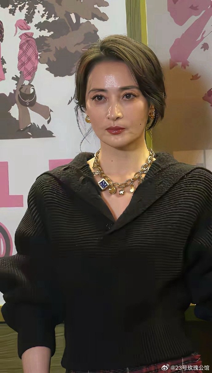 还真是电视上看着一般般，真人巨漂亮 