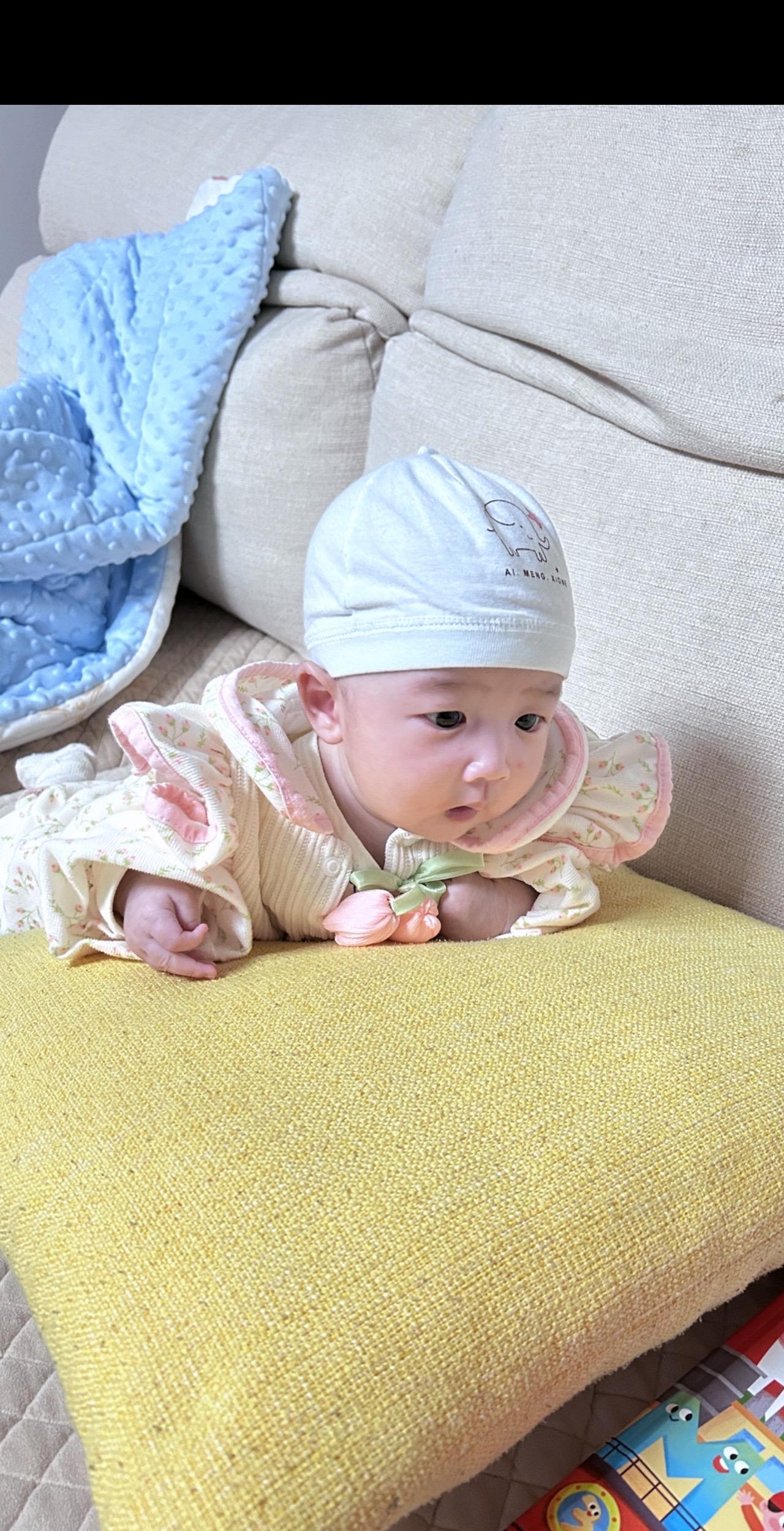人类幼崽的可爱瞬间。
