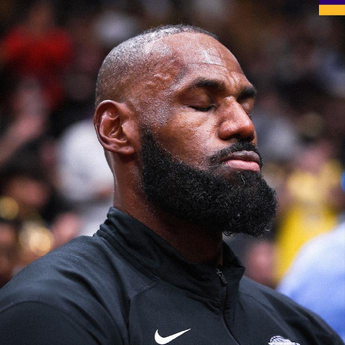 网友给“詹黑”的剧本设定：
（对阵猛龙最后一攻）

詹姆斯出手投篮：
1、投进绝