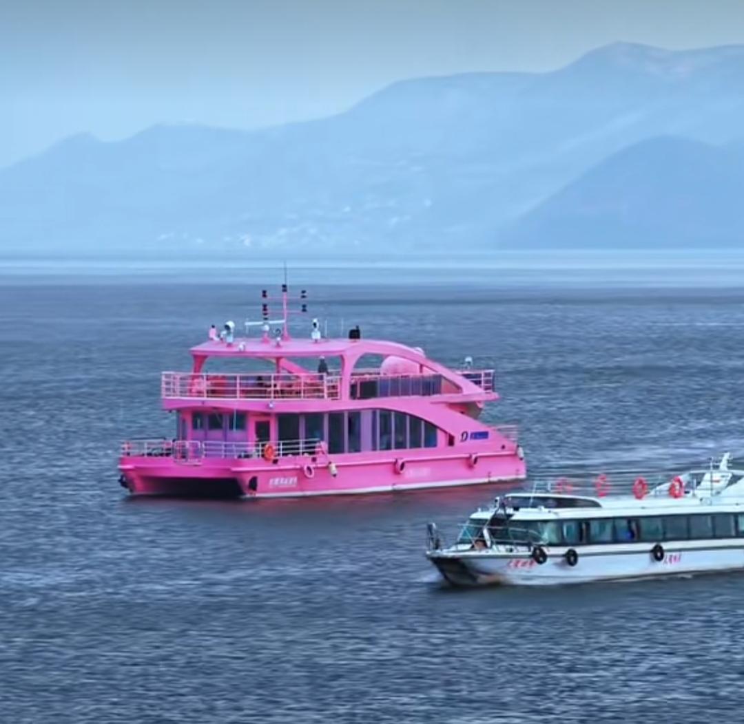 阴天的洱海，浪漫的氛围感也是很足的。