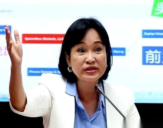 最怕的就是，你以为自己是角儿，结果发现，人家连戏台都给你拆了。
前一秒还觉得自己