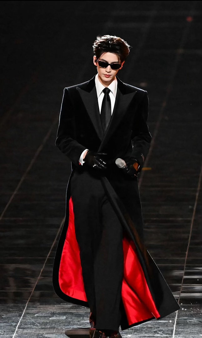 原来张凌赫宋威龙邓凯共用一张脸 宋木子：我是宋威龙，我是张凌赫，我是邓凯。合着三