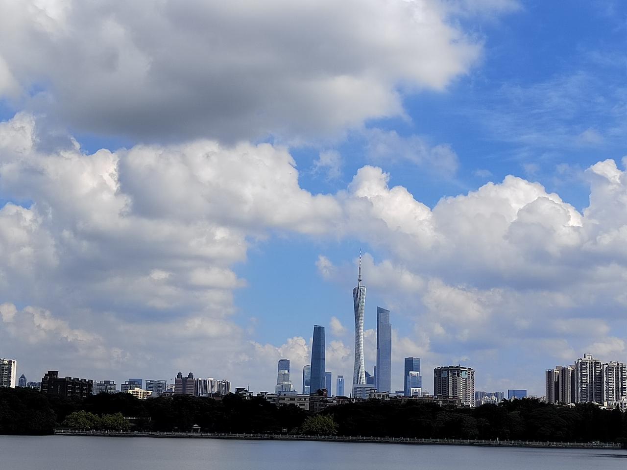 同学离婚患癌成孤家寡人，我劝他炒股，五年后竟然涅槃重生
 
同学前几年遭遇人生双