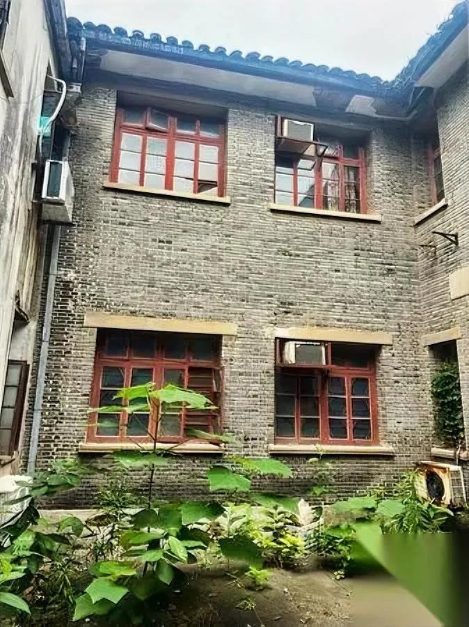 南博这次翻车太离谱！

千万文物捐了反被讽？

庞家后人把价值千万的文物捐给南博