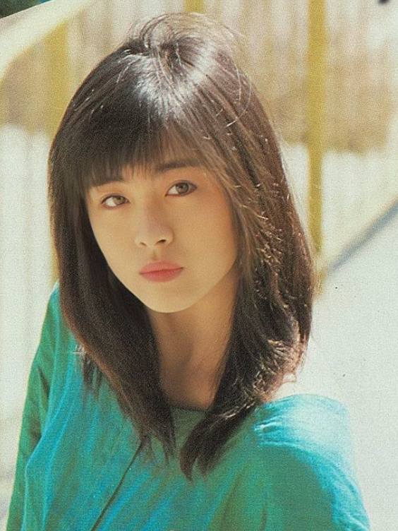 好清秀的王祖贤。 