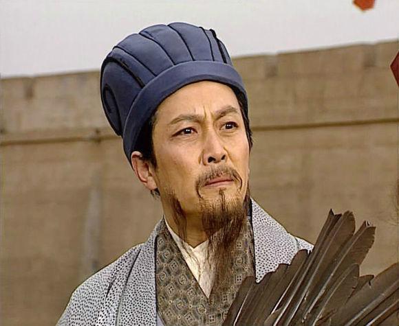 《诸葛亮临终前，悄悄把羽扇塞进姜维手里——不是传兵法，是塞了一张“职场防坑指南”