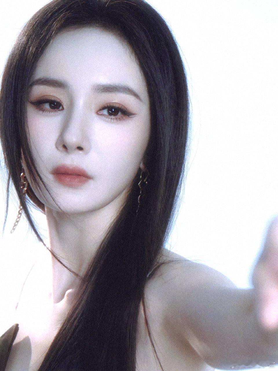 杨幂 好伟大一张脸，看电影全程只看幂姐 