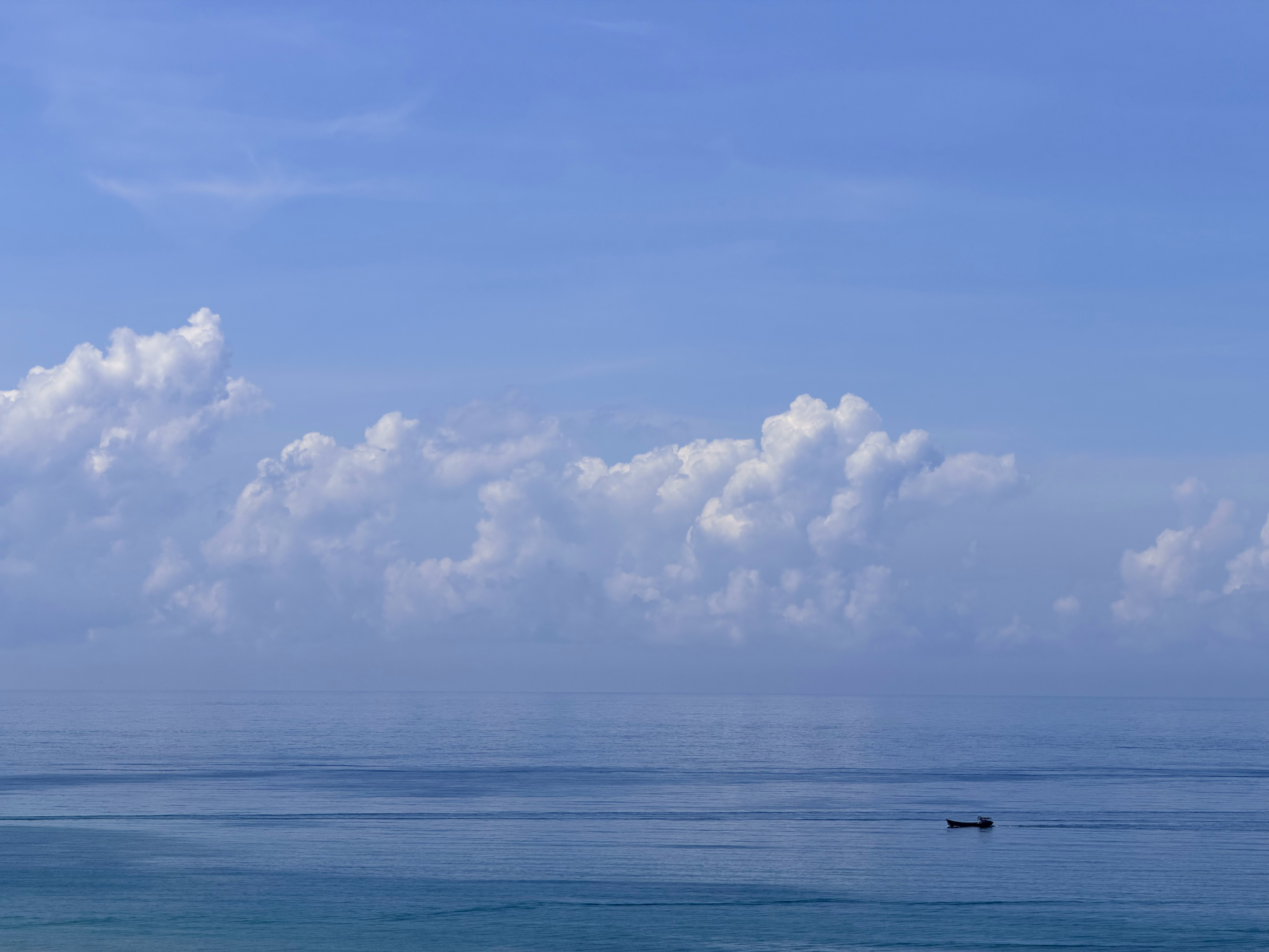 大家早啊出阳台就可以看见海天一色的美景