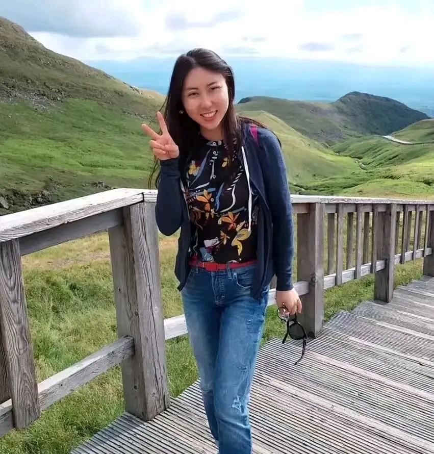 贾浅浅这次不能再沉默了吧，对于被爆出的大段复制他人作品连她老爸贾平凹作品都抄，作