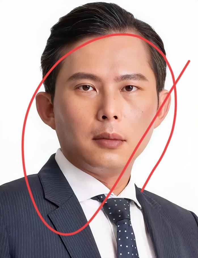 黄国昌日本碰壁，空桌合影成笑柄，岳父大陆生意暴露双重标准。
11月25日黄国昌率