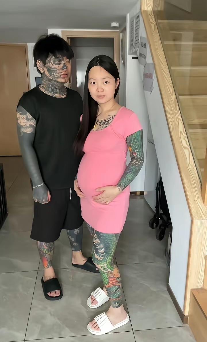 你觉得这孩子以后会不会被同学笑话呢？

有人认为，这种父母哪个小孩看了不害怕，一