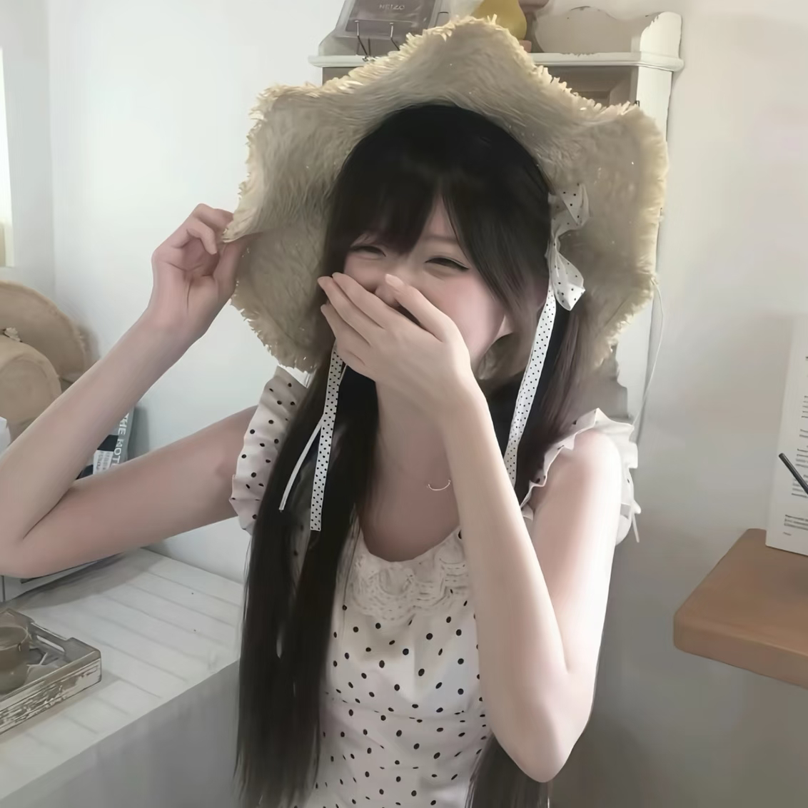 𝙒𝙚𝘾𝙝𝙖𝙩｜头像背景图搭配｜ins风女生头像 