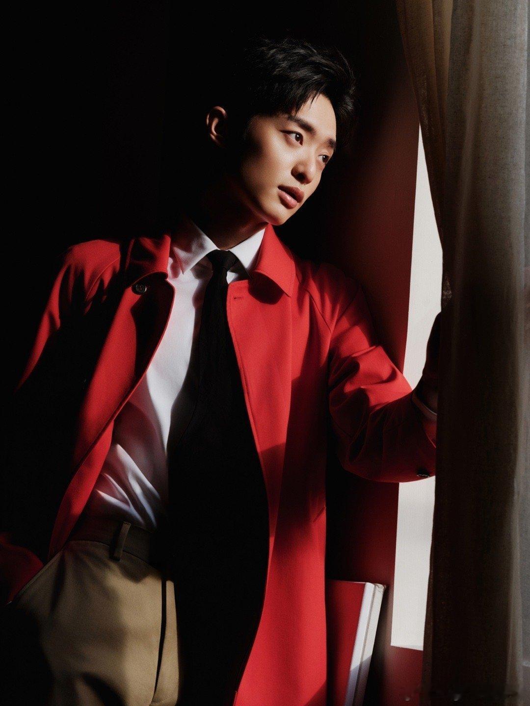 白宇帆三登春晚 春晚节目单一出，就看到白宇帆的名字啦！第三次登上春晚舞台，而且这