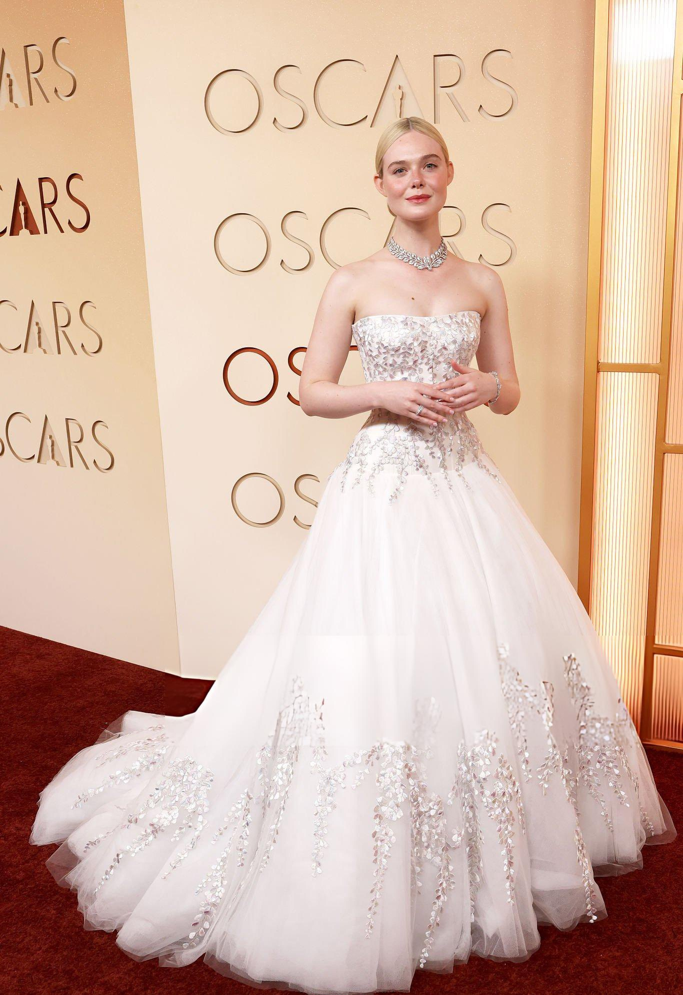 奥斯卡红毯影后组：杰西·巴克利、萝丝·拜恩、雷娜特·赖因斯夫、艾玛·斯通、凯特·