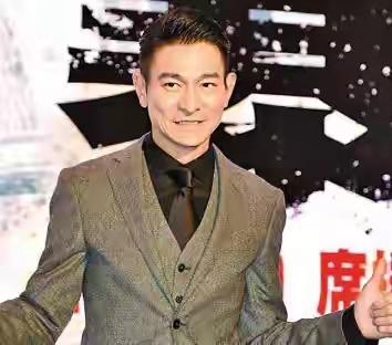 11月9号晚，全运会开幕式的压轴时刻，刘德华的登场没有铺天盖地的特效，没有独占C