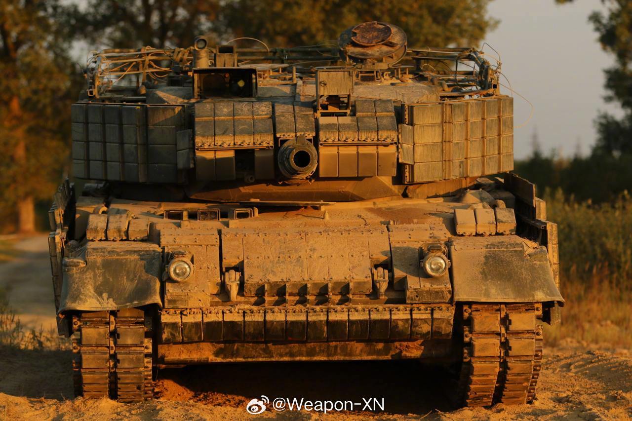 #兵器影像[超话]# 这几张照片穿越回西德的坦克厂，估计没有人认得这是他们造的—