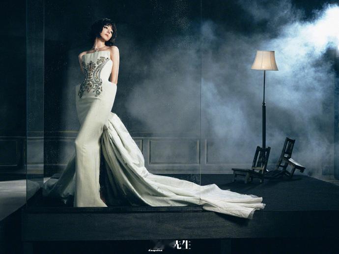 迪丽热巴太帅了 ​这个造型真的又美又飒😎 ​​​