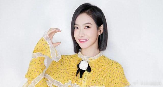 宋茜独居豪宅：一顿外卖点7个菜，与猪相伴，揭秘隐形富婆的奢靡生活 