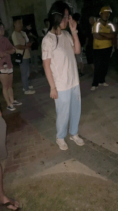 山东某地血案，嘴欠活该被砍。女孩捍卫尊严，过度应该罚款。 ​​​