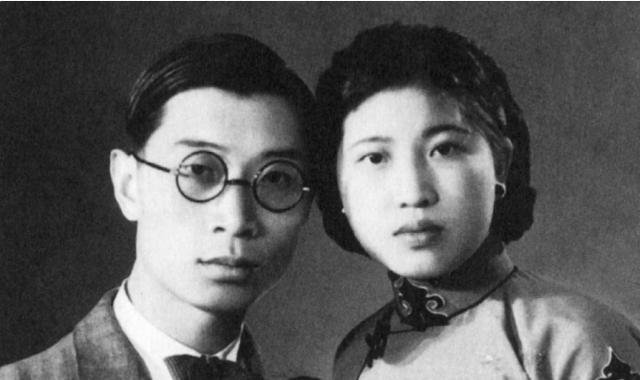 1966年，朱梅馥为傅雷准备好温水，等他服下剧毒药物后，她又帮傅雷摆正仪容，然后