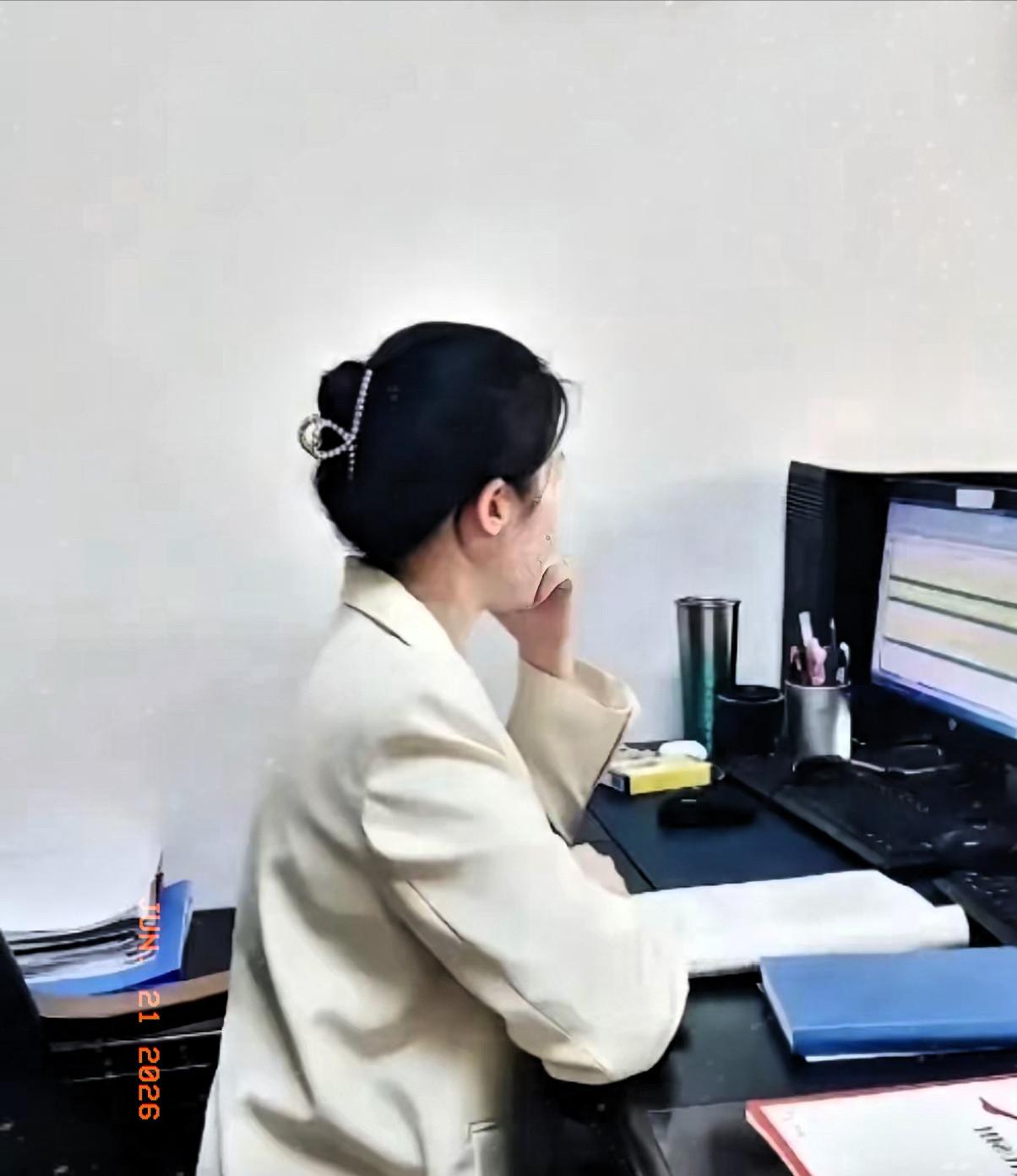 怪不得体制内剩女太多了！一女生在县财政局上班，三十四了，研究生，个子也高，长得也