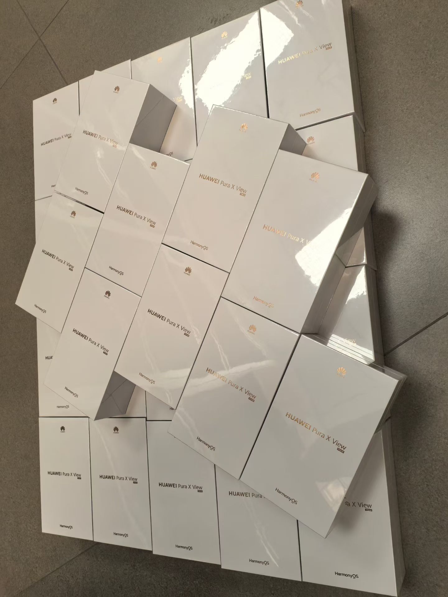 华为Pura X View到货，手机有优惠，官方保险享折扣一年期Care+  3