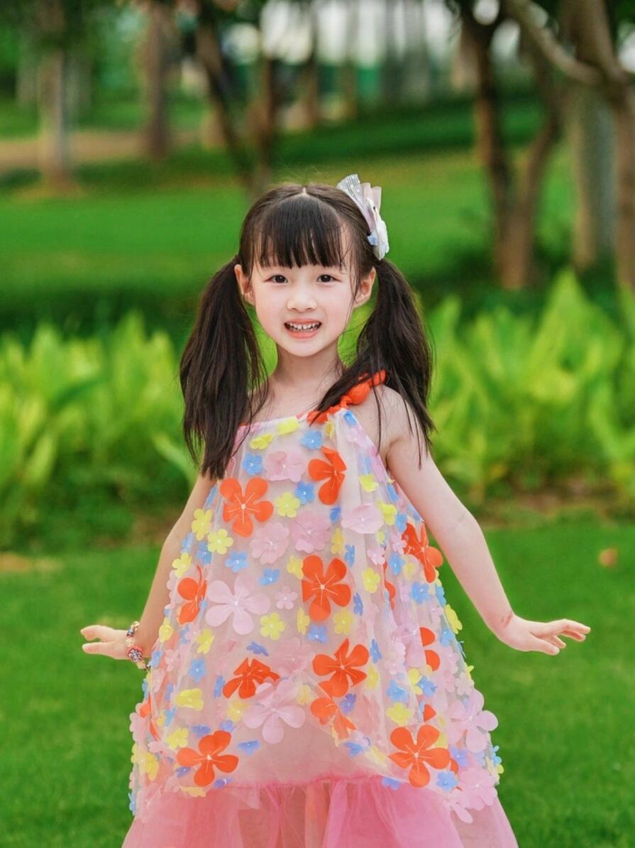 5岁女儿双马尾好可爱啊～
