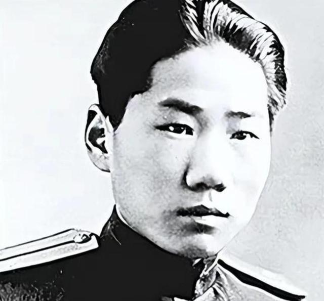 1990年，毛岸英去世40年后，她的妻子刘思齐突然向中央提出了两个疑问：第一，为