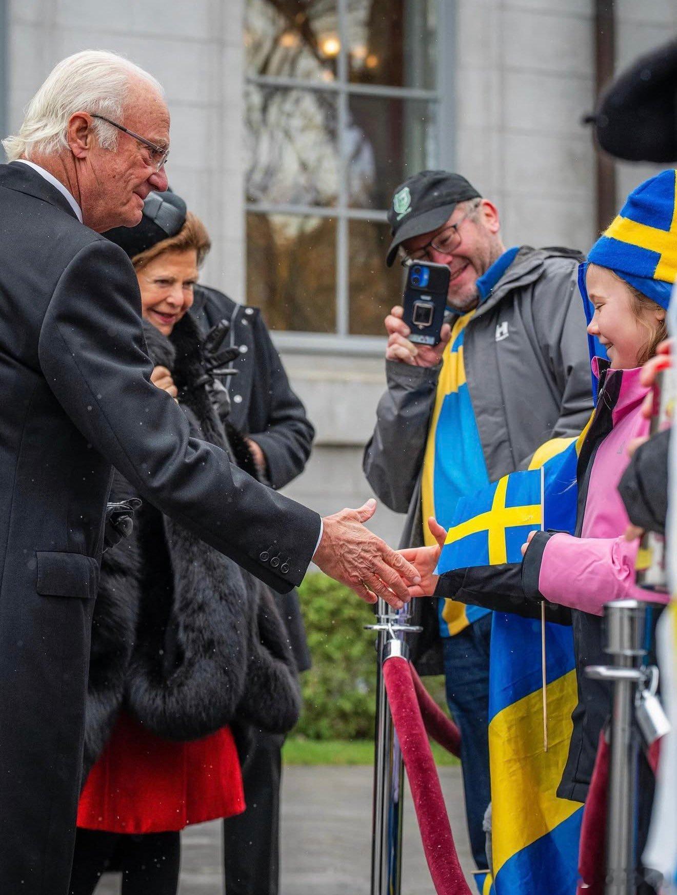 🇸🇪🇨🇦11月18日，卡尔十六世·古斯塔夫国王和西尔维亚王后在渥太华国会