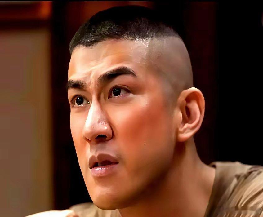 27个人盯上同一个配角，文牧野最后把剧本递给了李治廷。拿到角色那天，李治廷推掉了