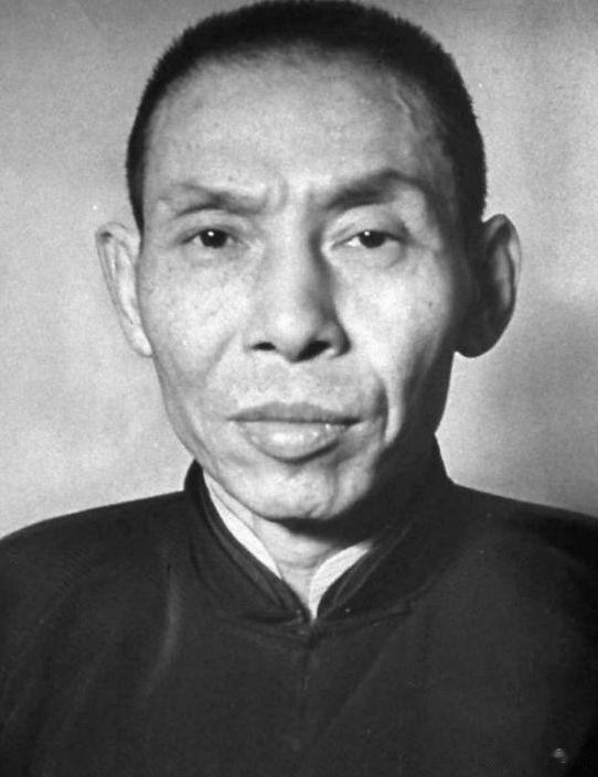 杜月笙犯愁的难题，被此人轻松解决，杜感叹：他真厉害！
民国时期，中国海关和邮政部